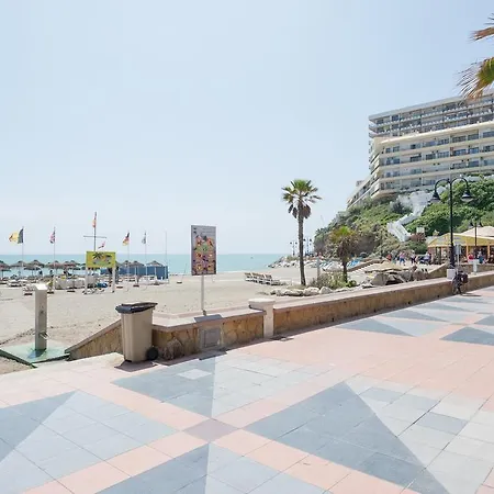 Apartment Malagasuite Front Beach & Parking